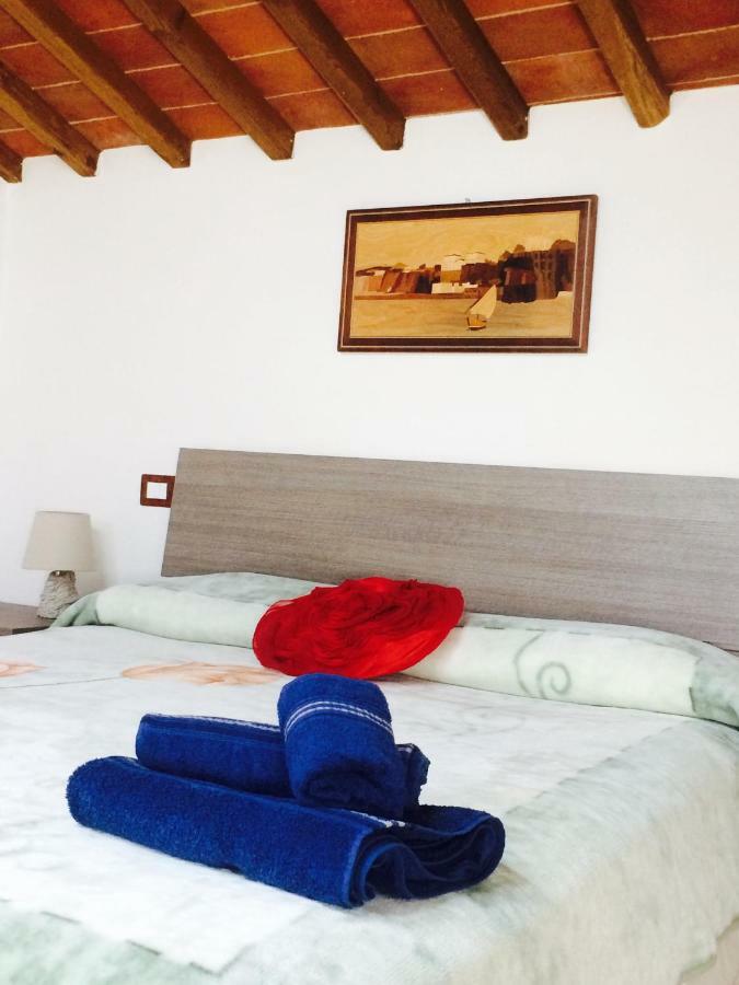 Mansarda Degli Ulivi Apartman Rigomagno Kültér fotó