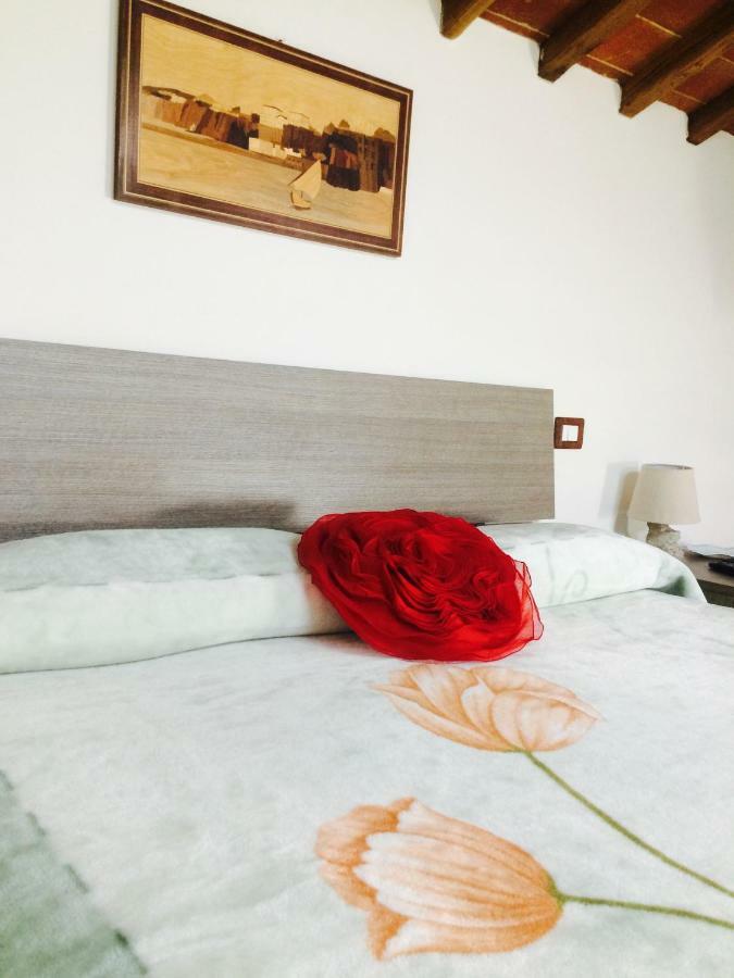 Mansarda Degli Ulivi Apartman Rigomagno Kültér fotó
