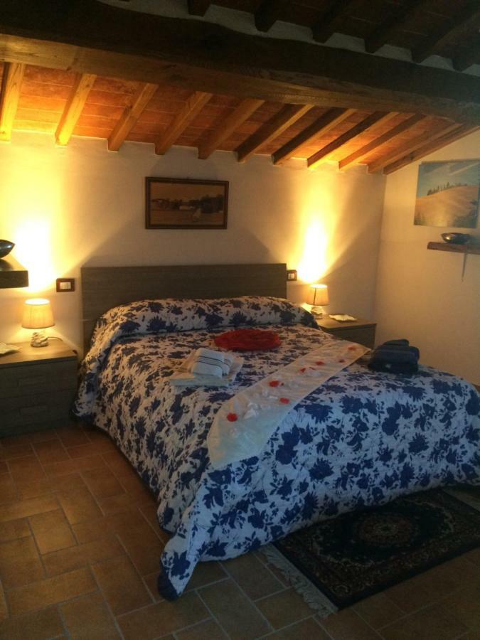 Mansarda Degli Ulivi Apartman Rigomagno Kültér fotó